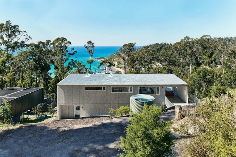 Семейный дом с современной интерпретацией пляжных хижин австралийского побережья