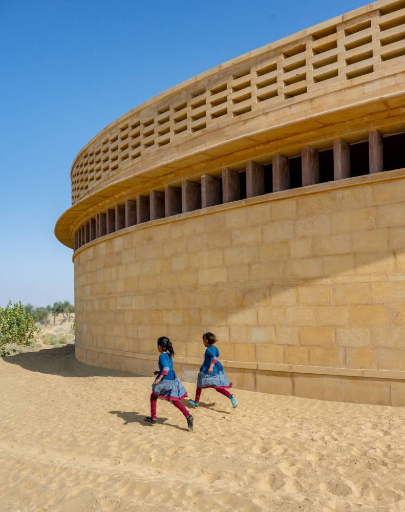 Школа для девочек из песчаника в индийской пустыне Тар
