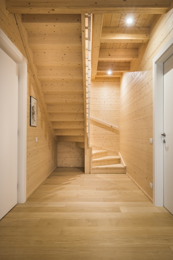 «Дом сверчков», вдохновленный японской и альпийской архитектурой