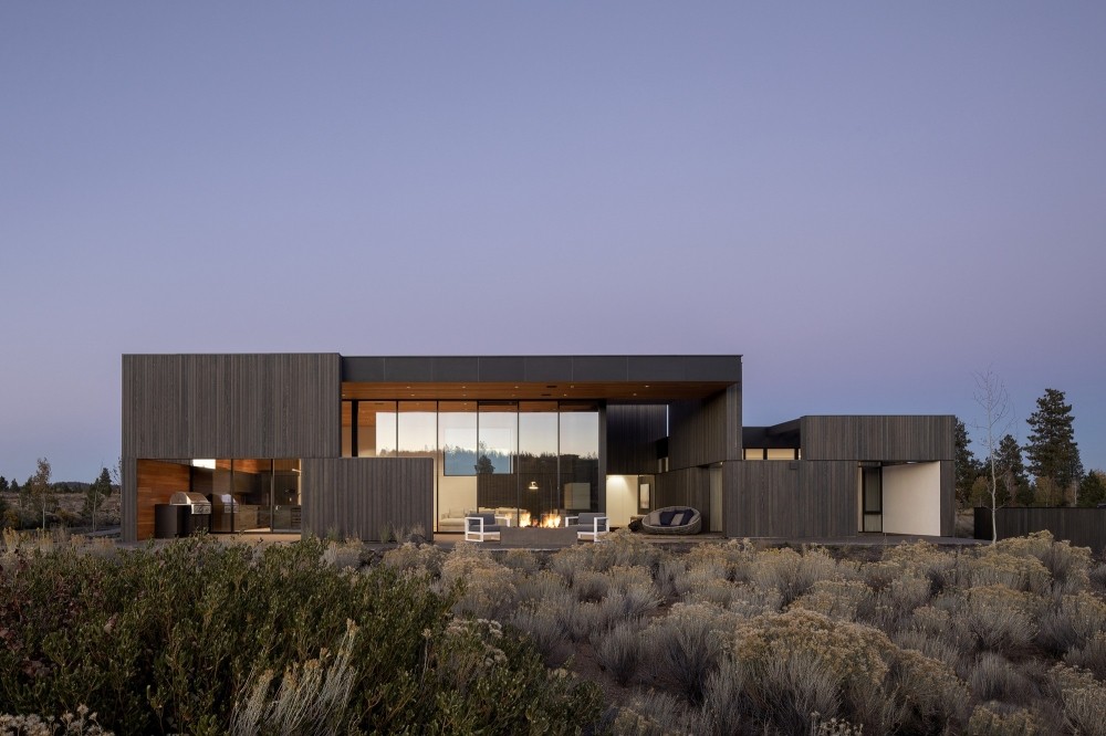Семейная резиденция для отдыха в высокогорном пустынном ландшафте
