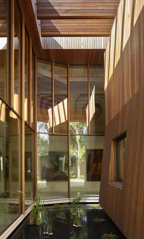 Скульптурный «Известняковый дом», реализующий принципы экологического дизайна