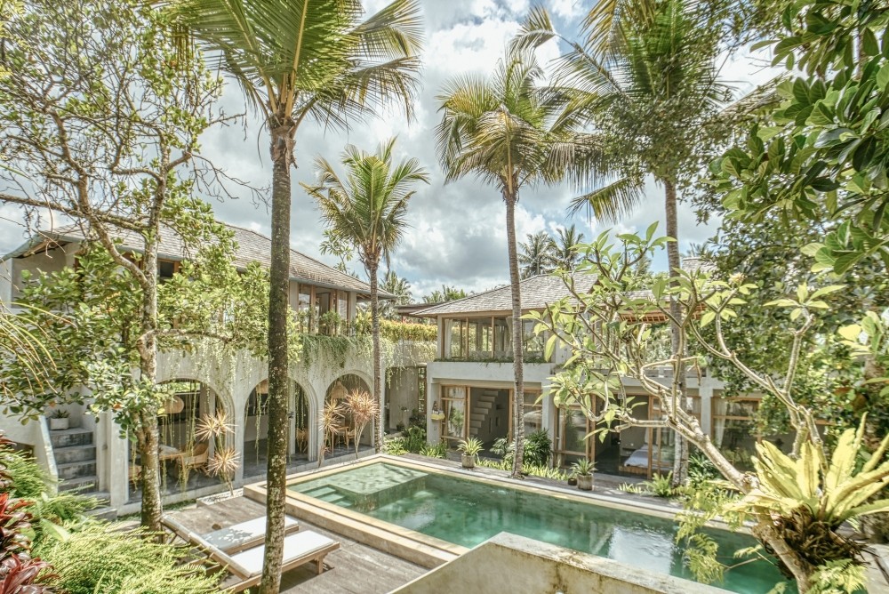 Роскошная вилла на Бали, вдохновленная архитектурой 1900-х годов