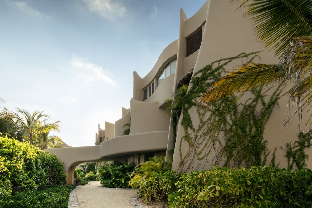 Роскошный жилой комплекс с креативным дизайном на побережье Тихого океана