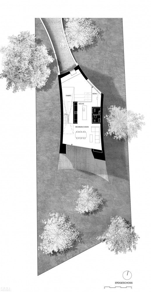 Семейный дом с черным экстерьером и необычными изогнутыми фасадами