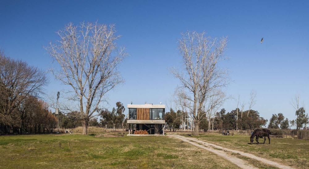 Уютный семейный дом с акцентом на открытые пространства, Аргентина