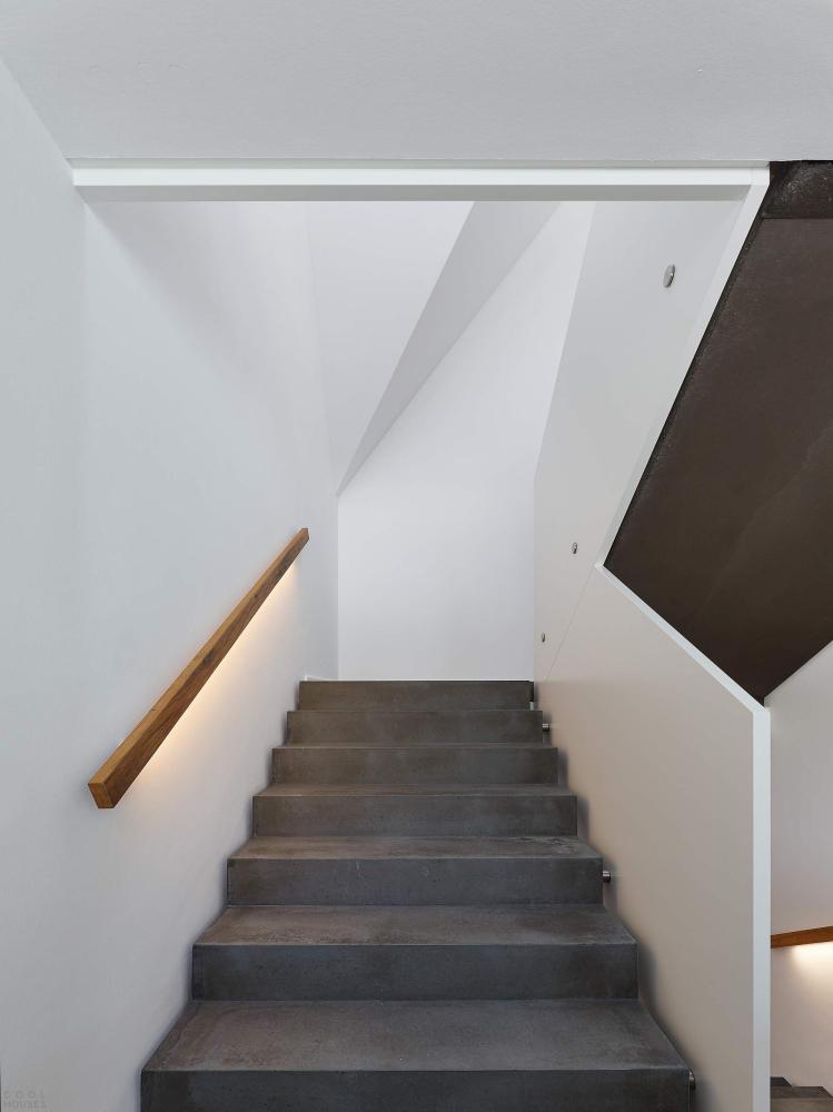 «Дом для нескольких поколений» с простым классическим дизайном, Германия