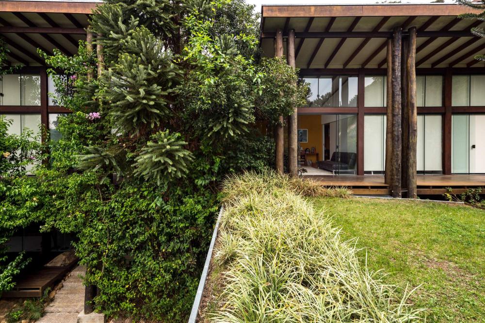 Дом Тинги с интегрированными пространствами, Бразилия
