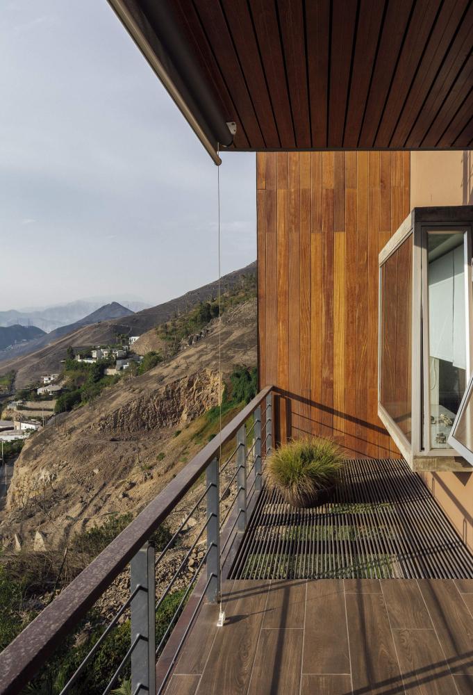 Современный дом с гибким функциональным пространством, Перу