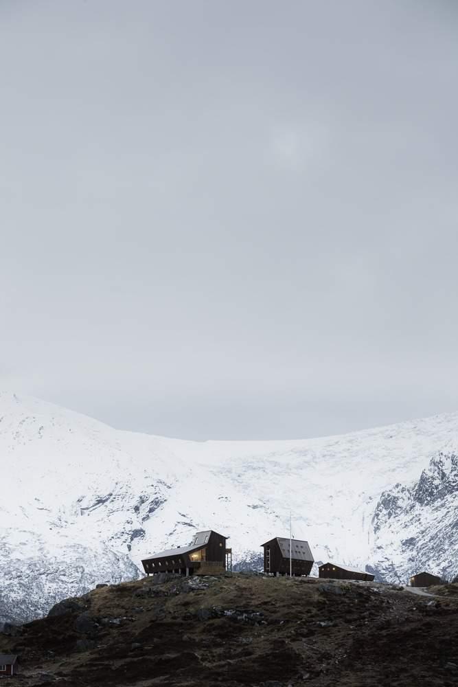 Туристический комплекс у подножия ледника, Норвегия