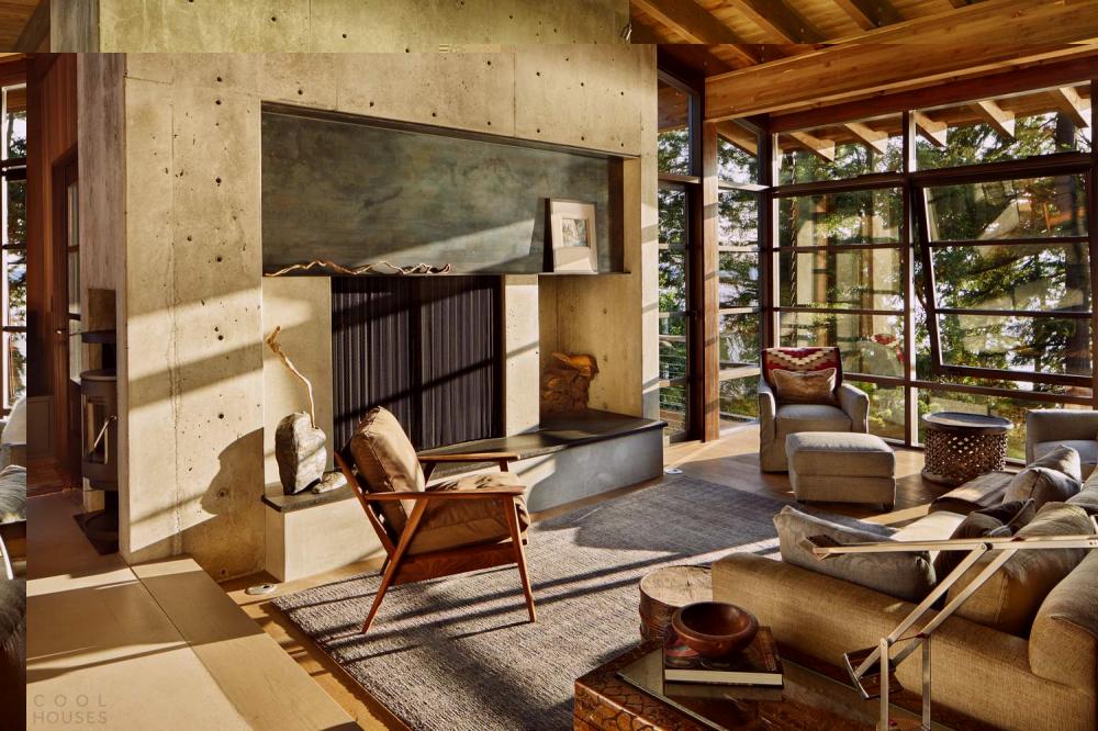 Каркасный дом с элементами швейцарского архитектурного стиля, США