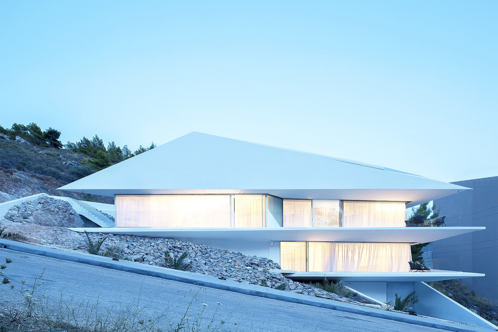 «Алмазный дом» с экстравертным характером, вдохновленный японским искусством оригами