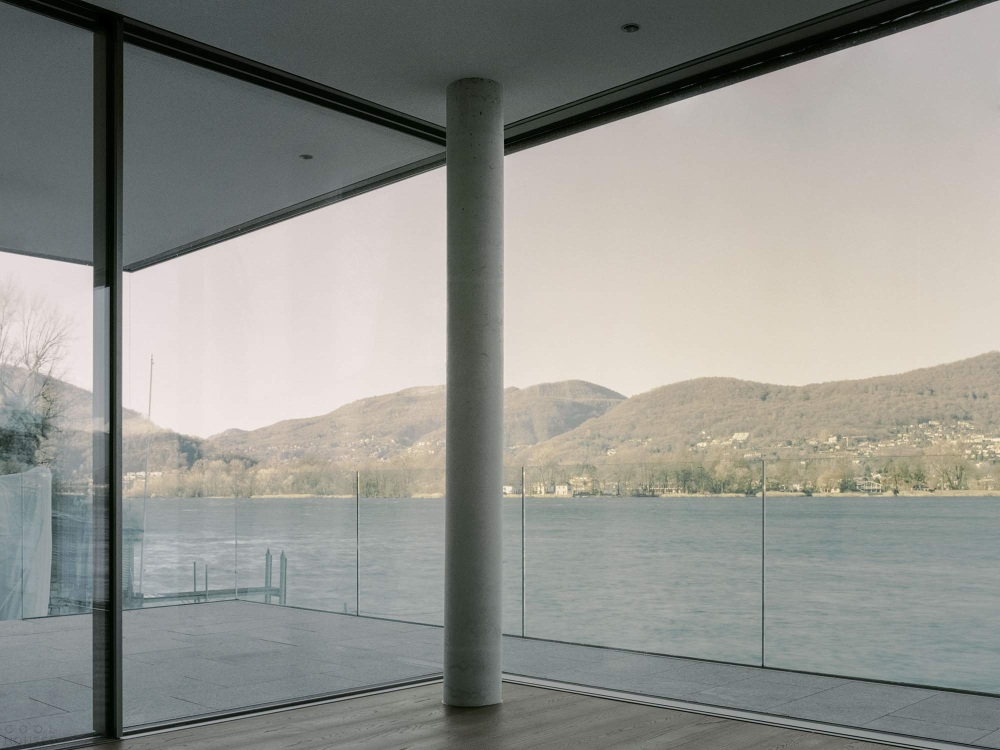 Резиденция для отдыха на живописном берегу озера в Швейцарии