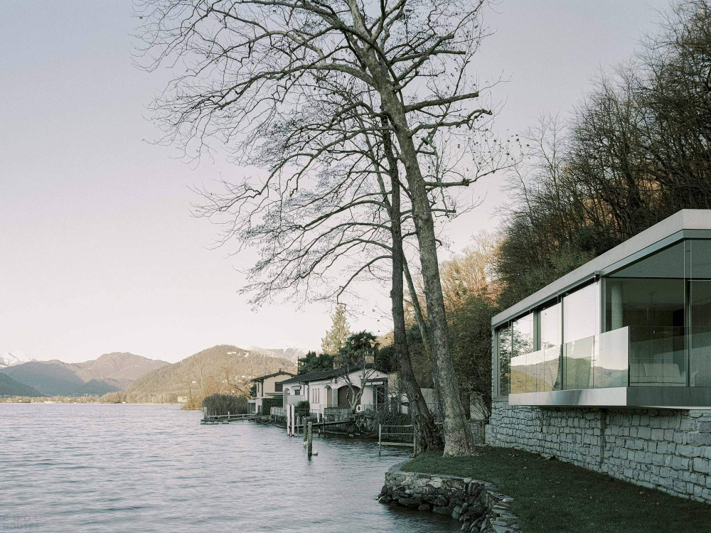 Резиденция для отдыха на живописном берегу озера в Швейцарии